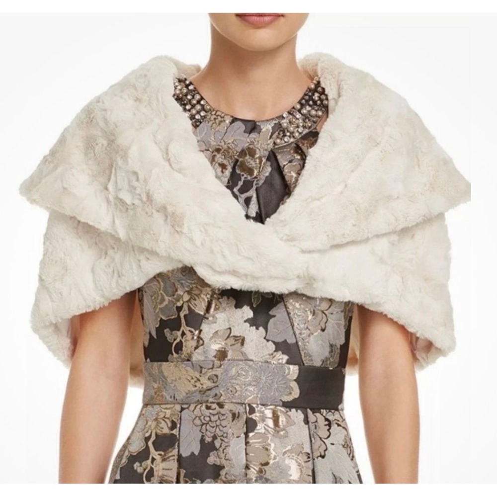 Eliza J Faux Fur Wrap Shawl Cream Topper Evening Formal Special Occasion Holiday
